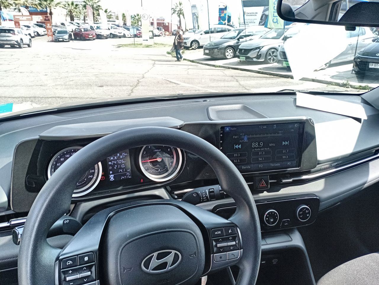 HYUNDAI - 32