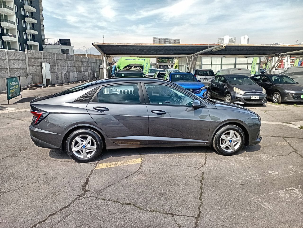 HYUNDAI - 8
