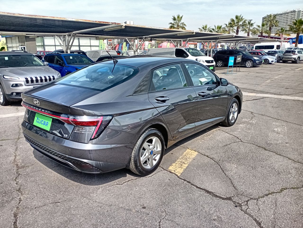 HYUNDAI - 7