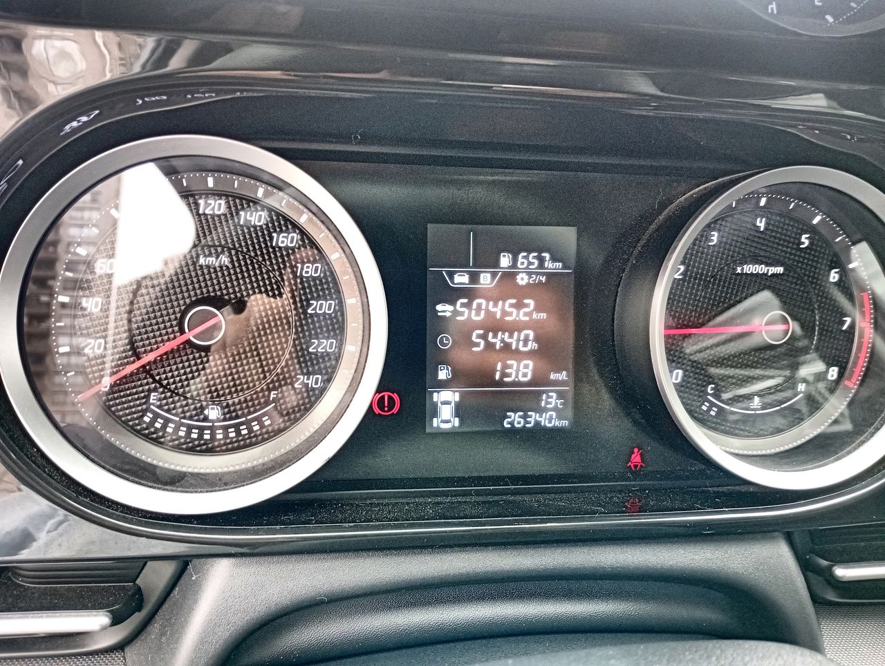 HYUNDAI - 27