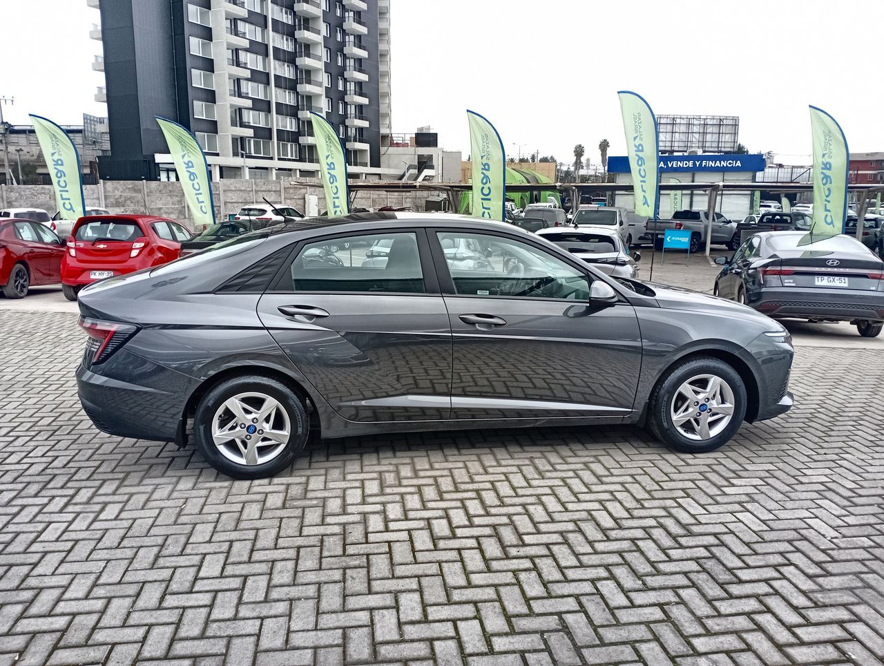 HYUNDAI - 8