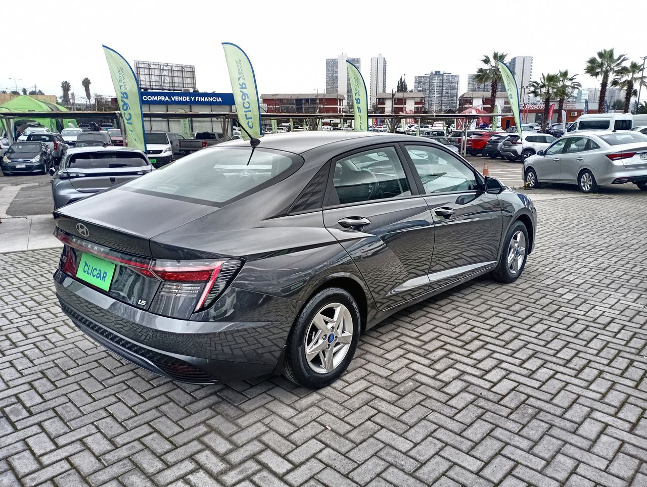 HYUNDAI - 7