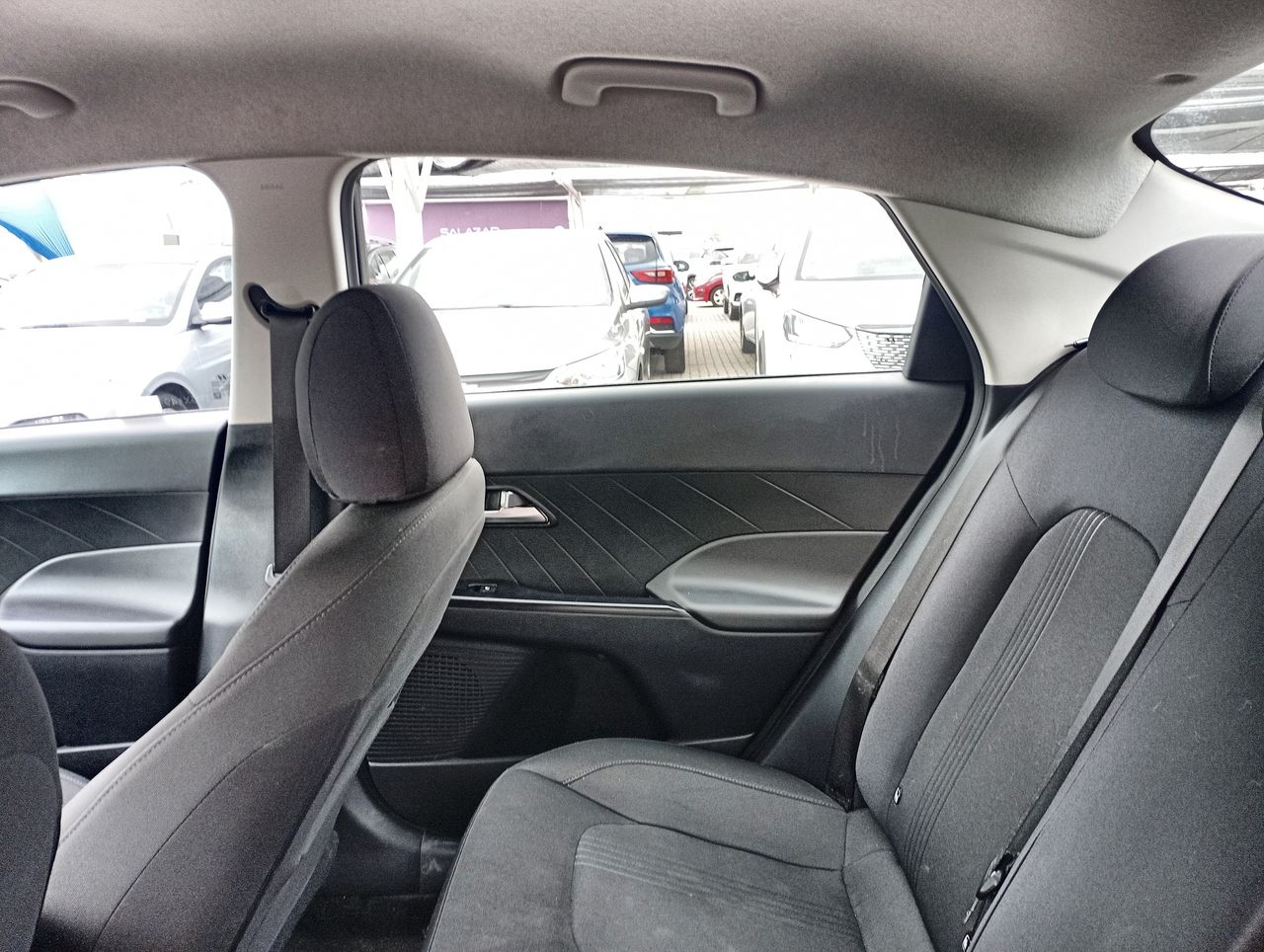 HYUNDAI - 12