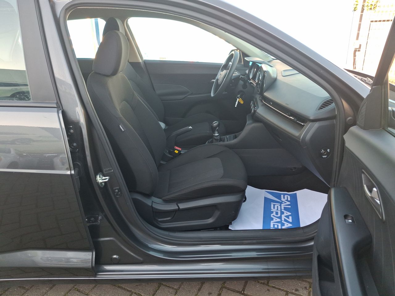 HYUNDAI - 32