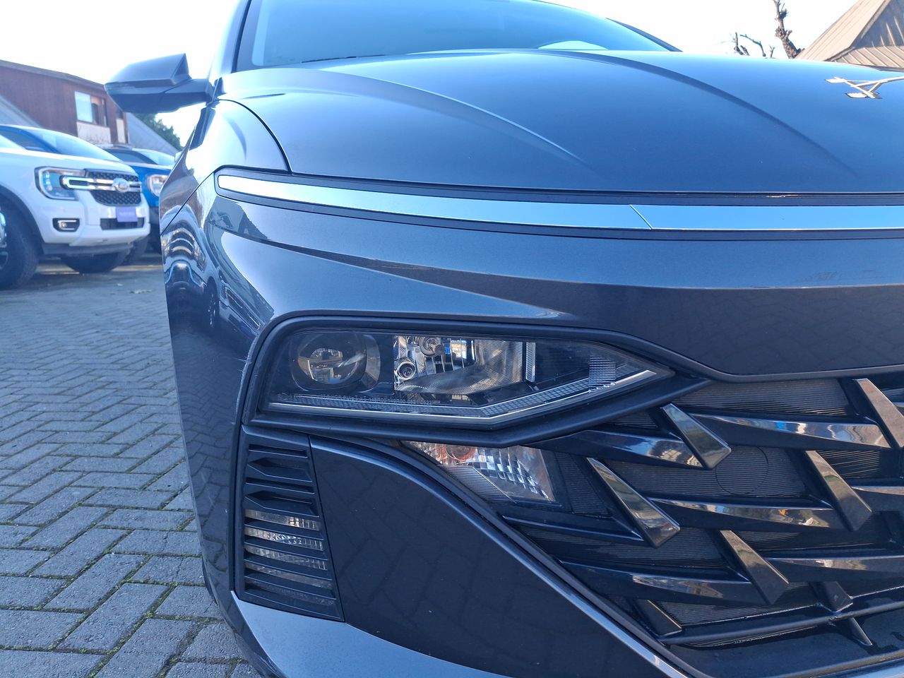 HYUNDAI - 18