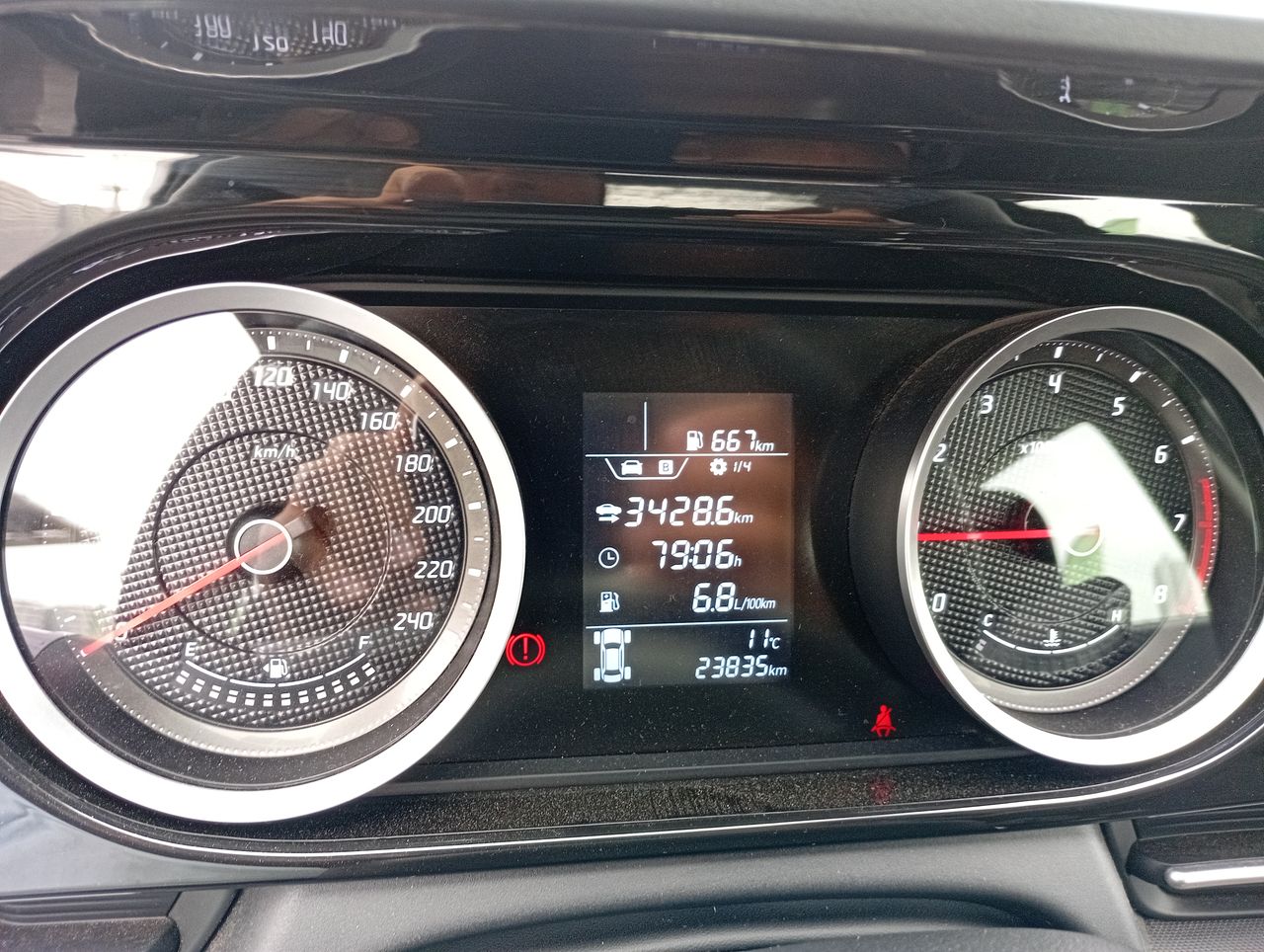 HYUNDAI - 27
