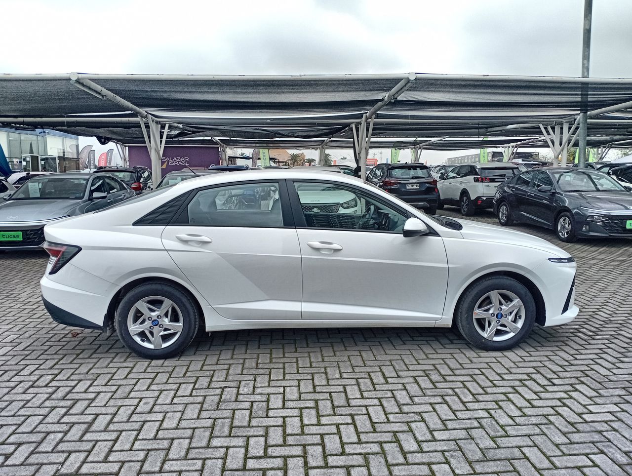 HYUNDAI - 8