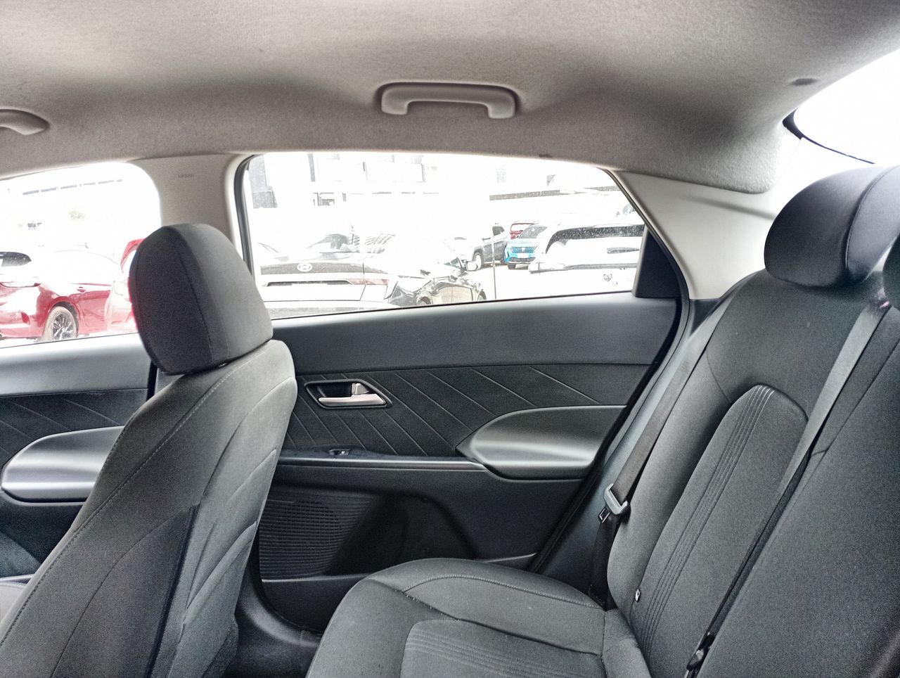 HYUNDAI - 12