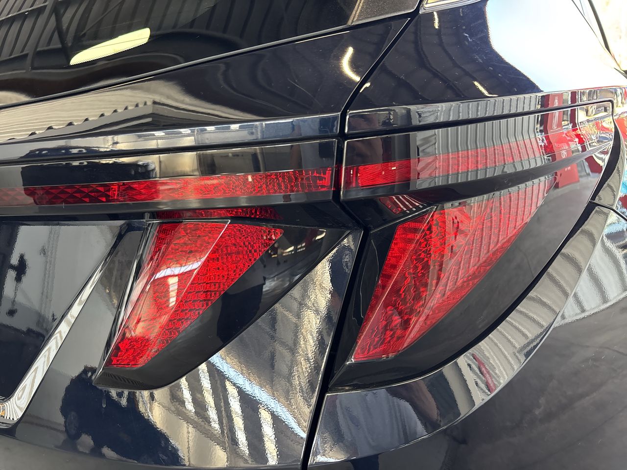 HYUNDAI - 18