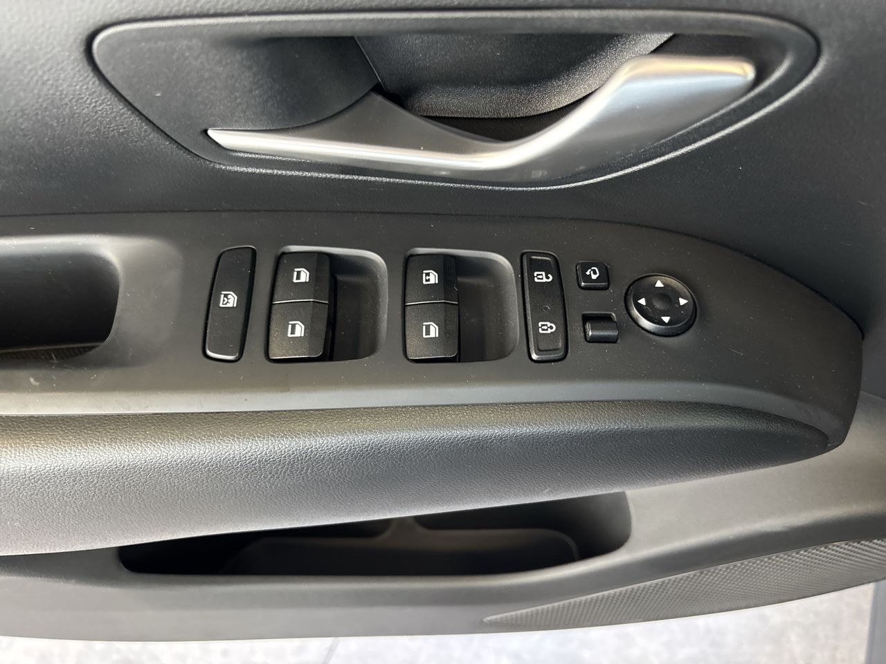 HYUNDAI - 20