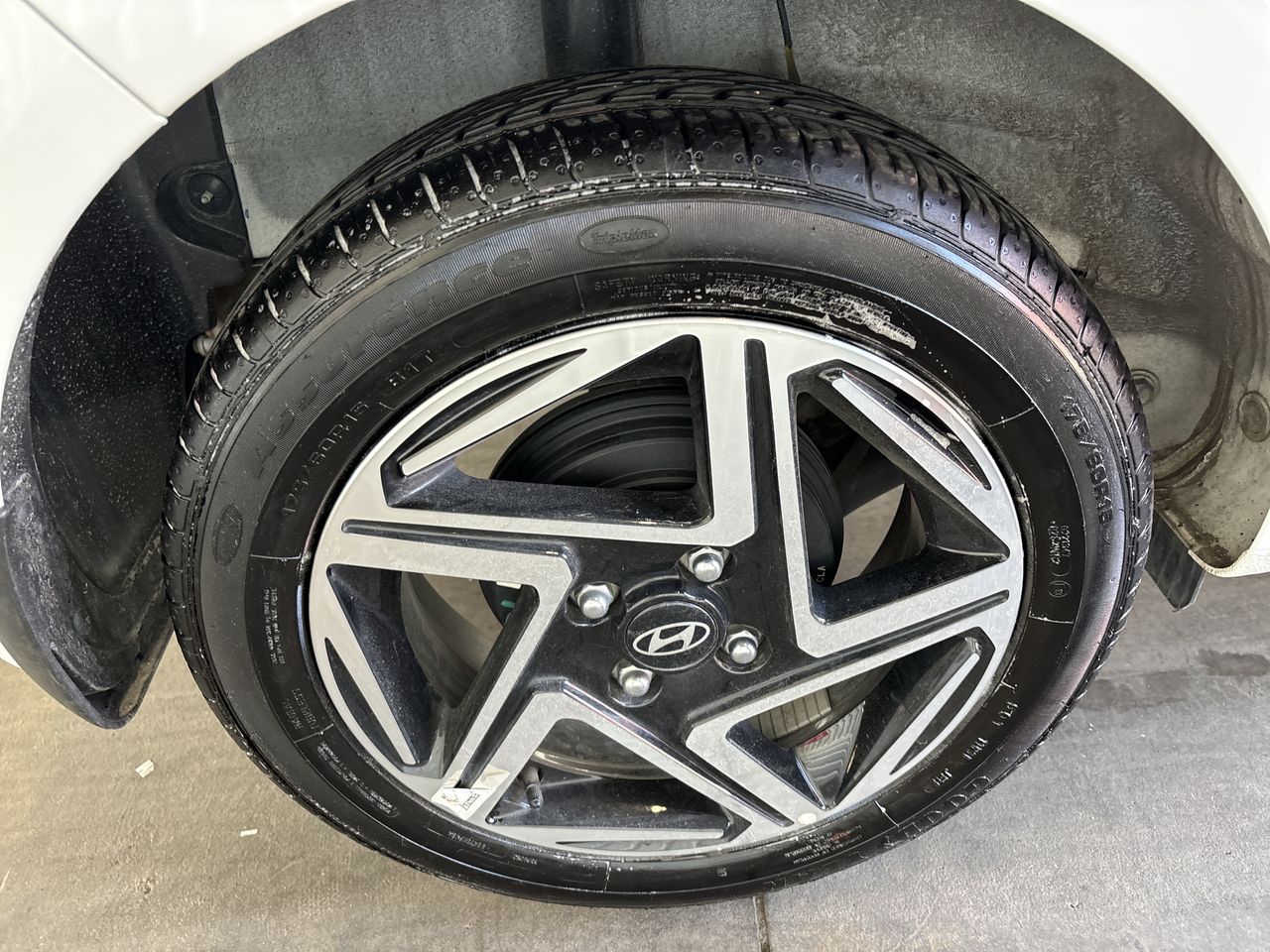 HYUNDAI - 15