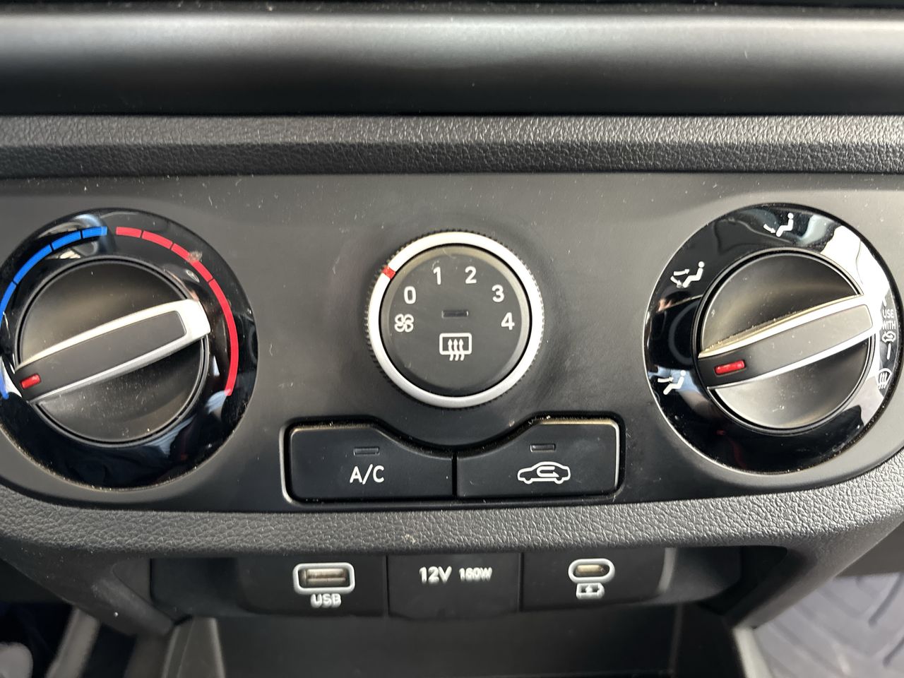 HYUNDAI - 27