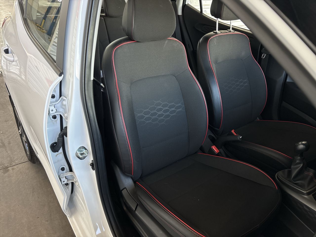 HYUNDAI - 30