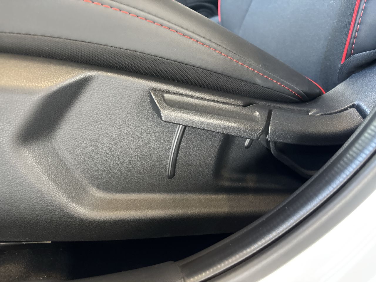 HYUNDAI - 20