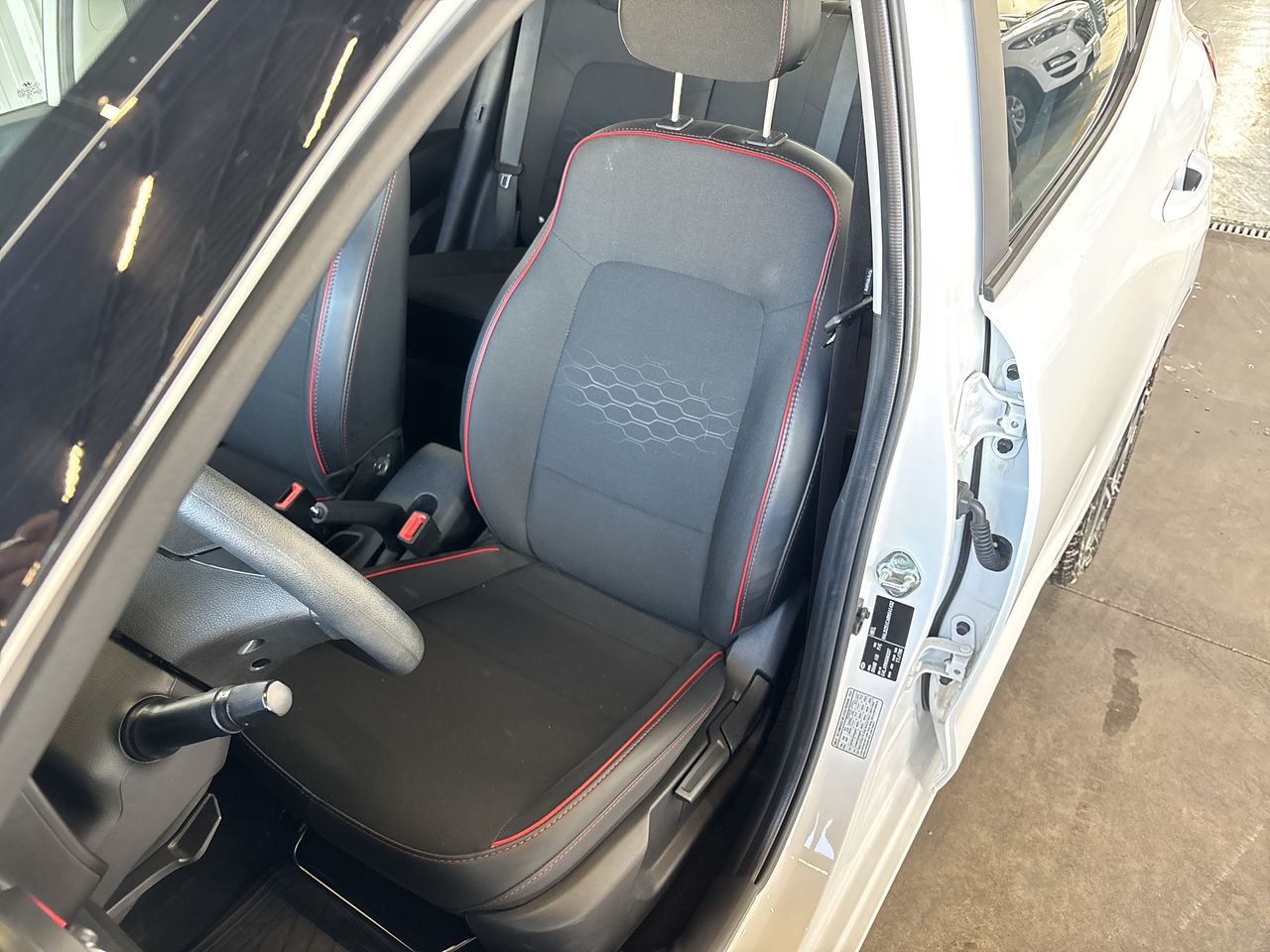 HYUNDAI - 21