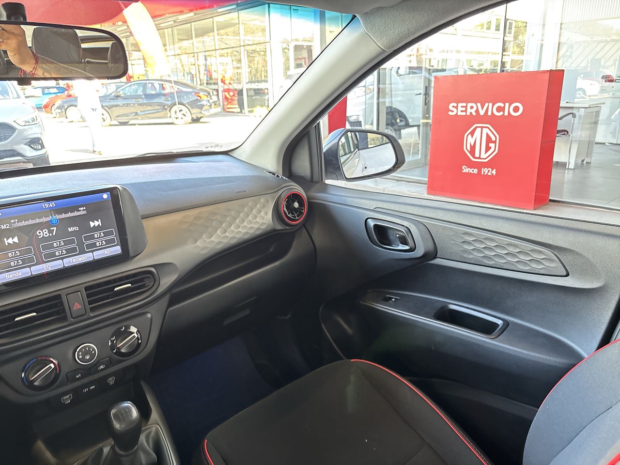HYUNDAI - 10