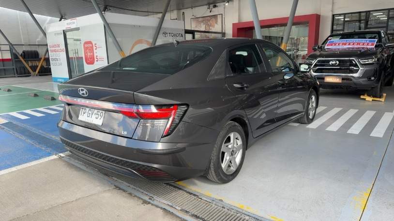 HYUNDAI - 4