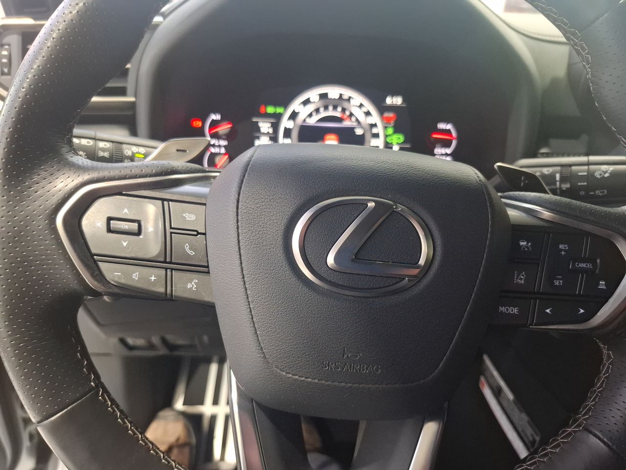 LEXUS - 24