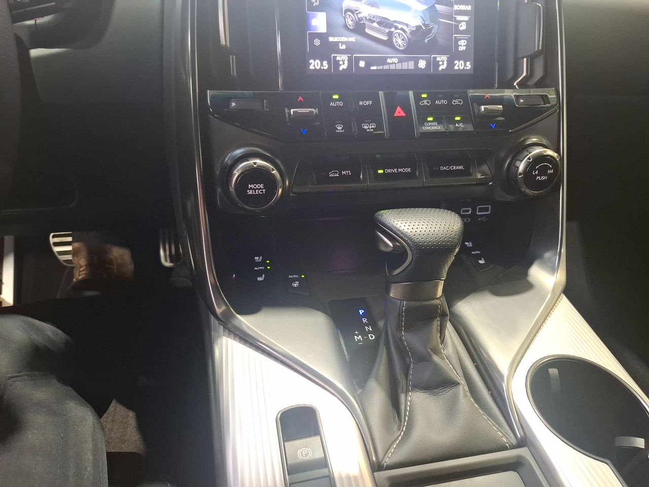 LEXUS - 29