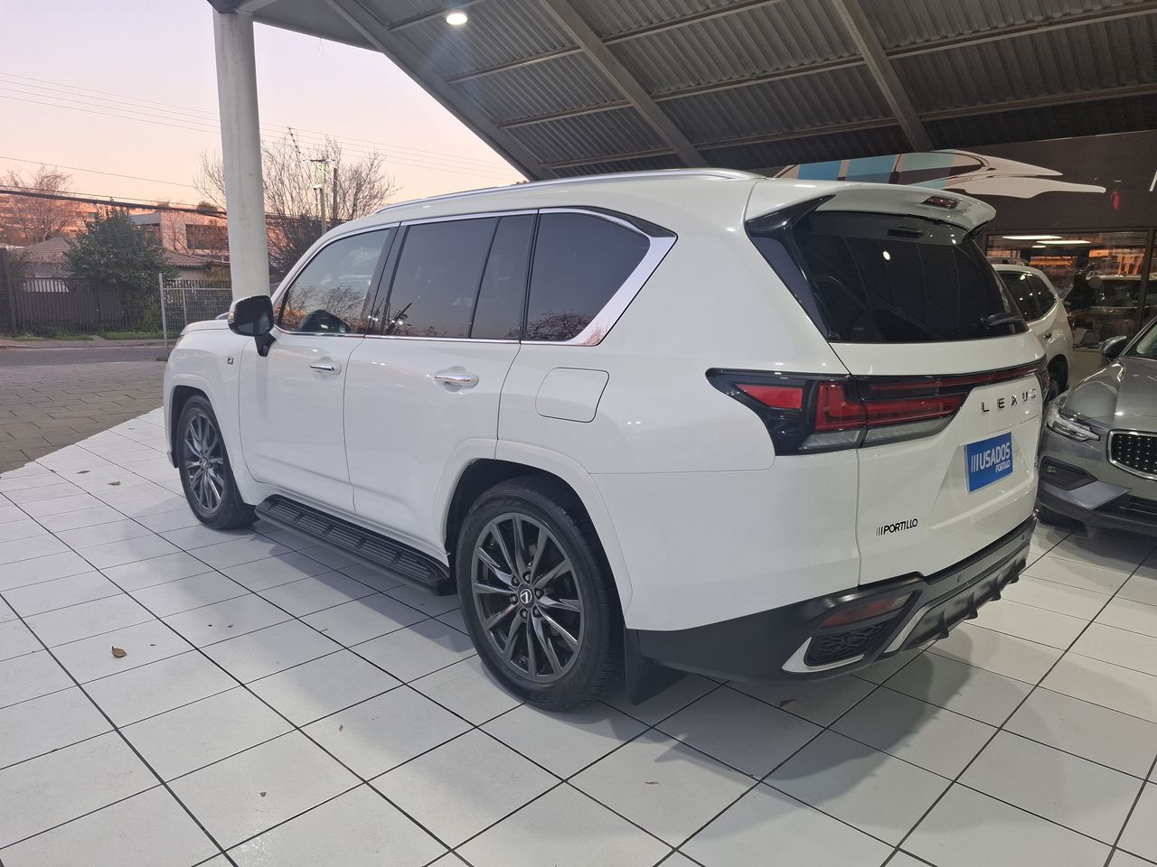 LEXUS - 4
