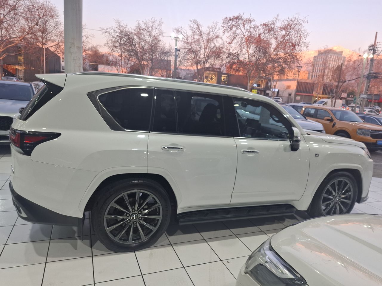LEXUS - 7
