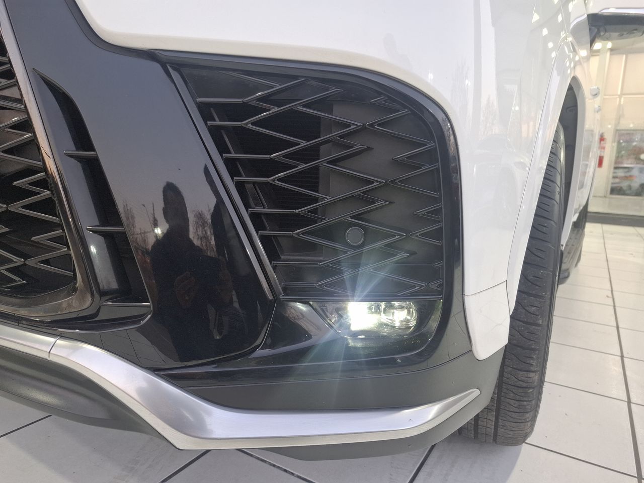 LEXUS - 18