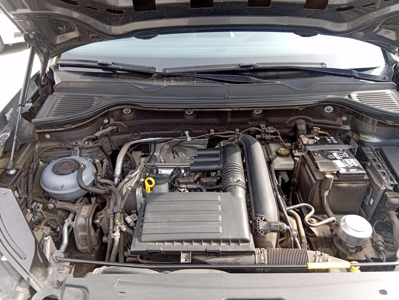 VOLKSWAGEN - 16