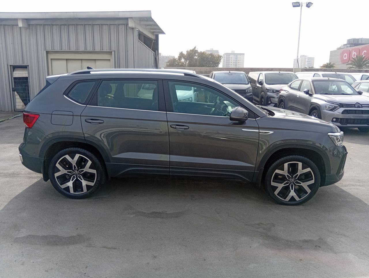 VOLKSWAGEN - 8