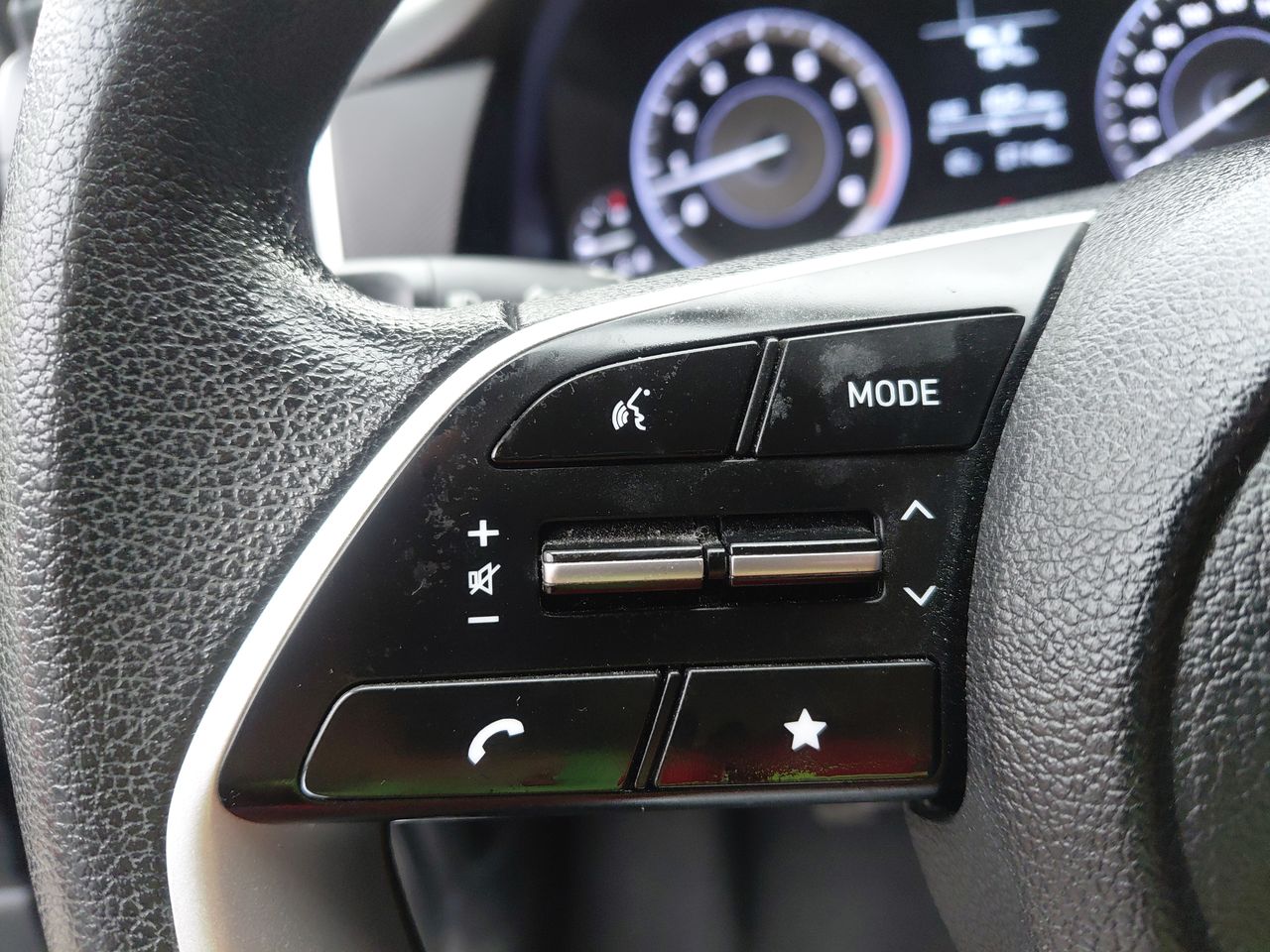 HYUNDAI - 16