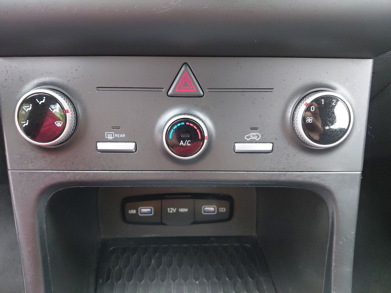 HYUNDAI - 20