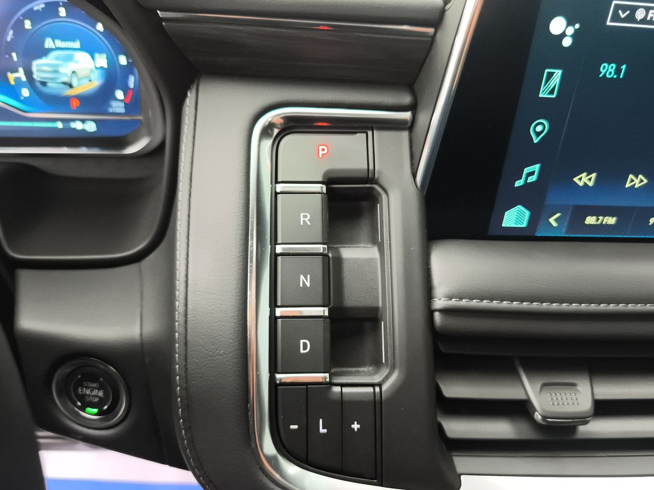 Chevrolet Tahoe — foto 29 de 35