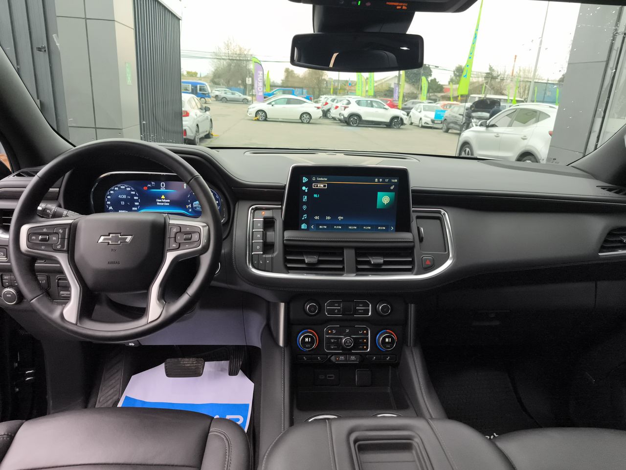 Chevrolet Tahoe — foto 30 de 35