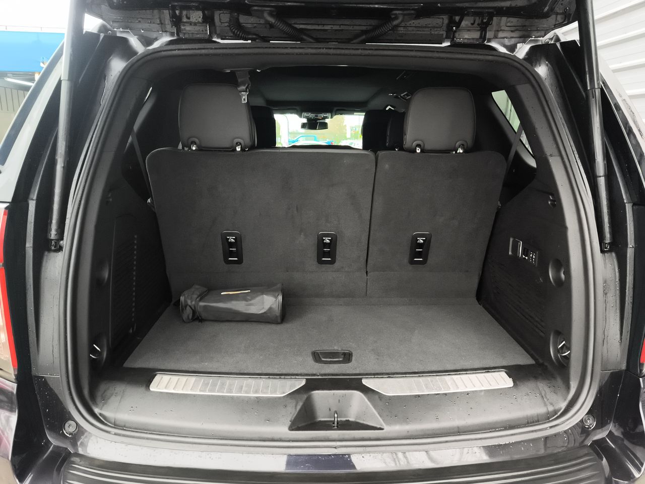 Chevrolet Tahoe — foto 19 de 35