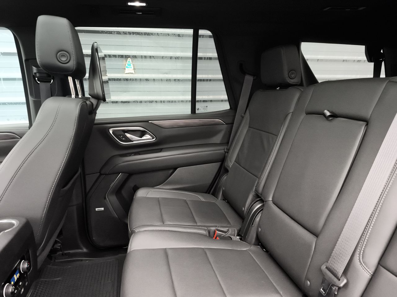 Chevrolet Tahoe — foto 12 de 35