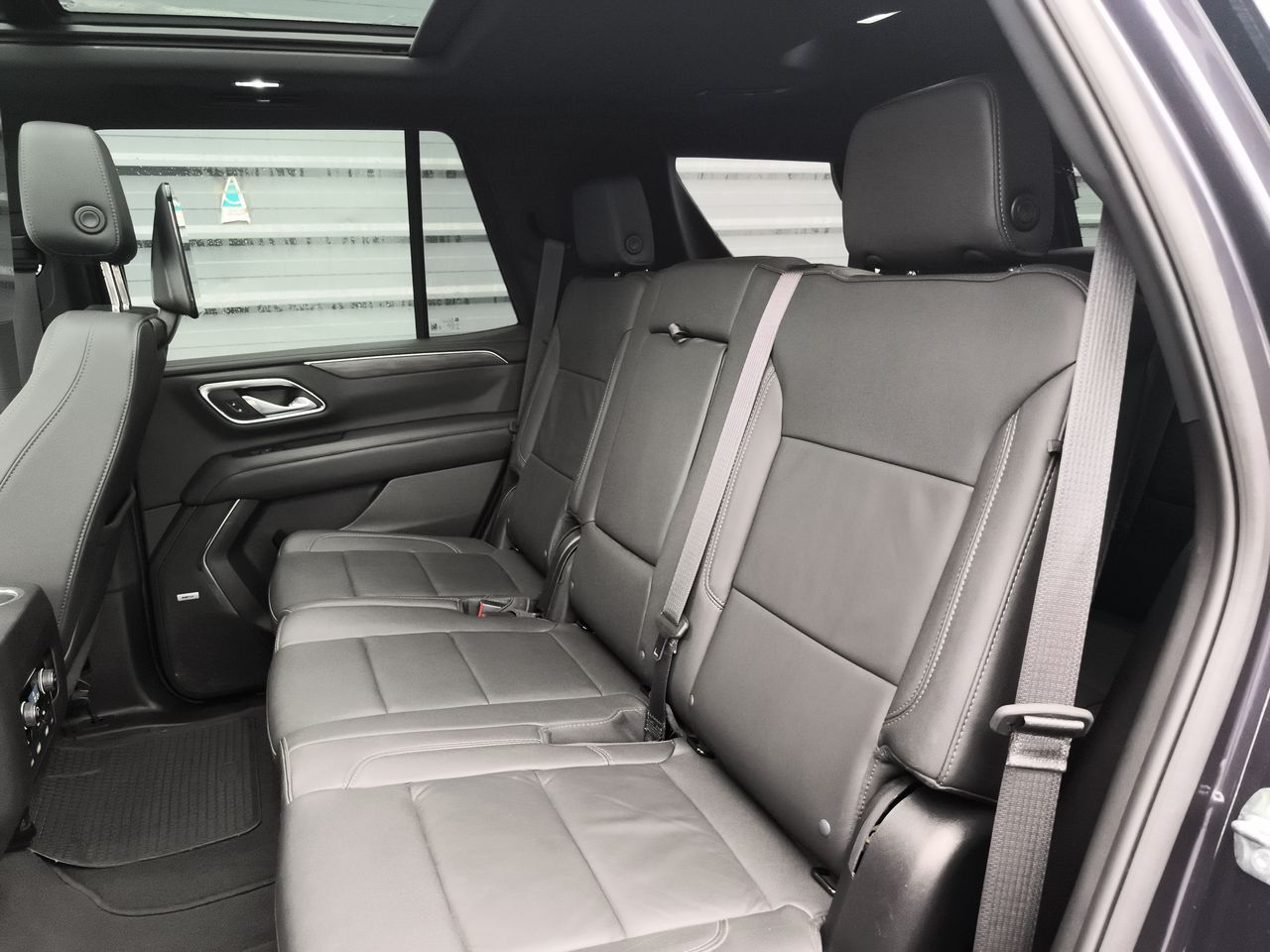 Chevrolet Tahoe — foto 13 de 35