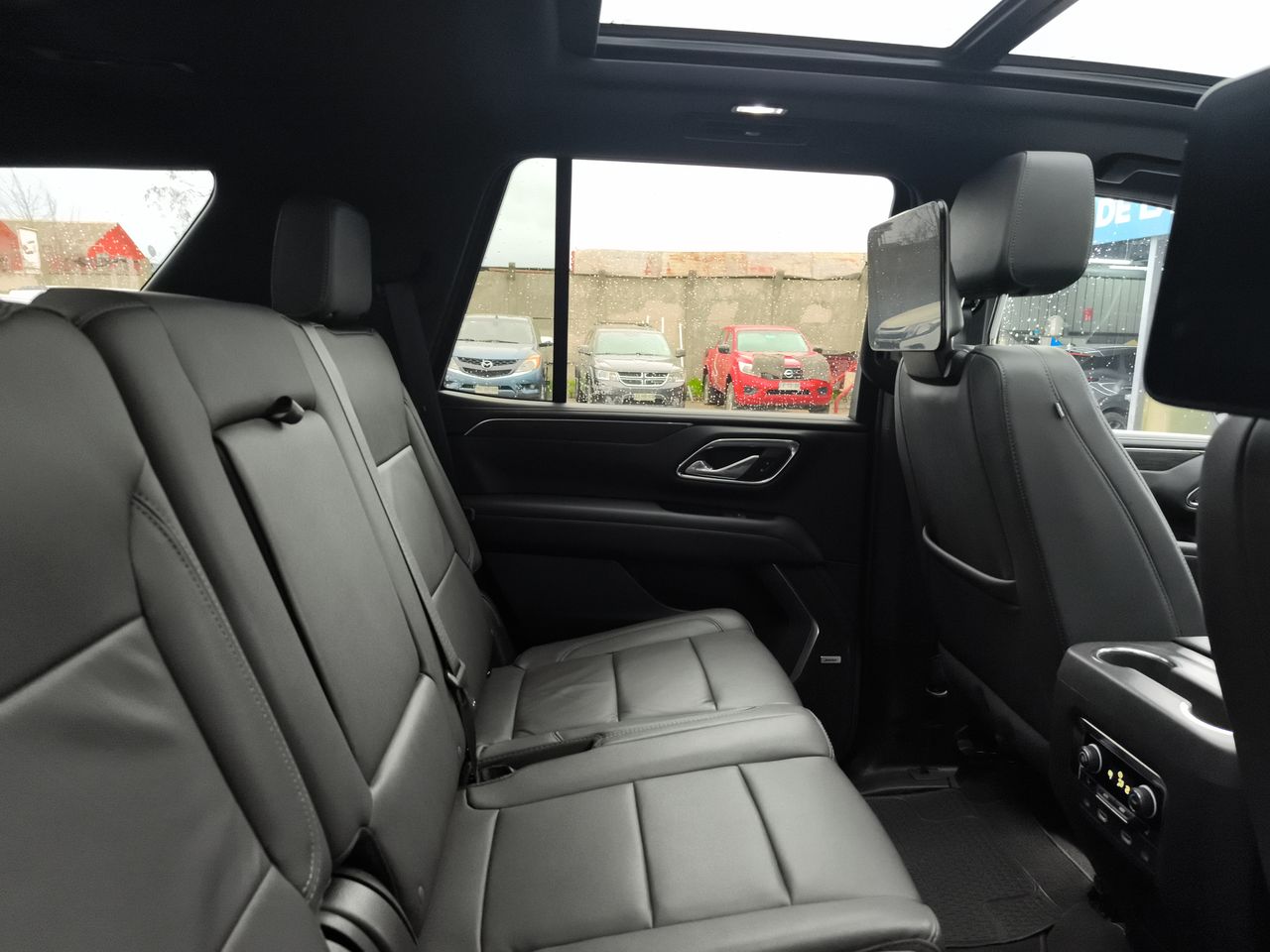 Chevrolet Tahoe — foto 14 de 35