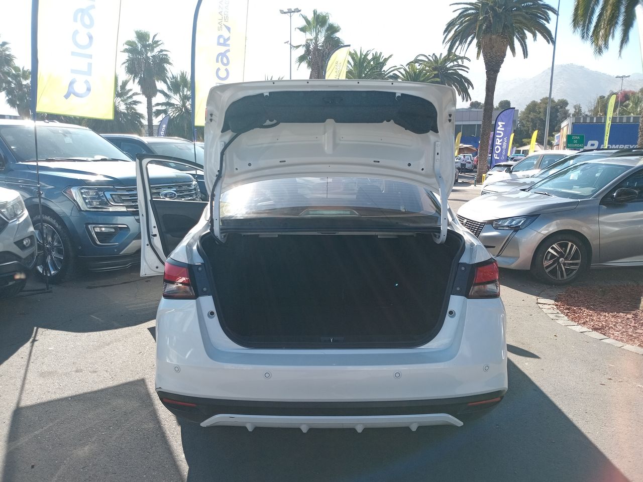 NISSAN - 12