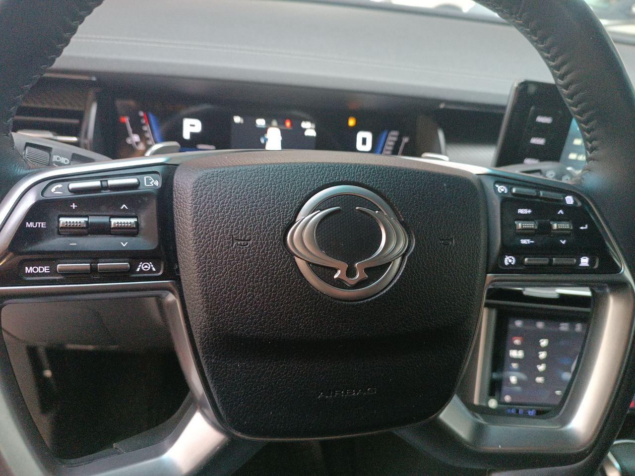 SSANGYONG - 26
