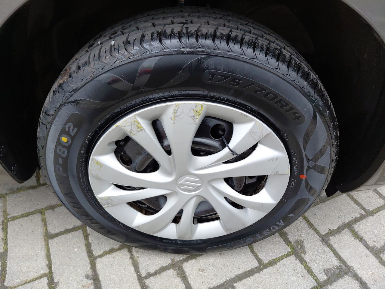Suzuki Swift — foto 8 de 25