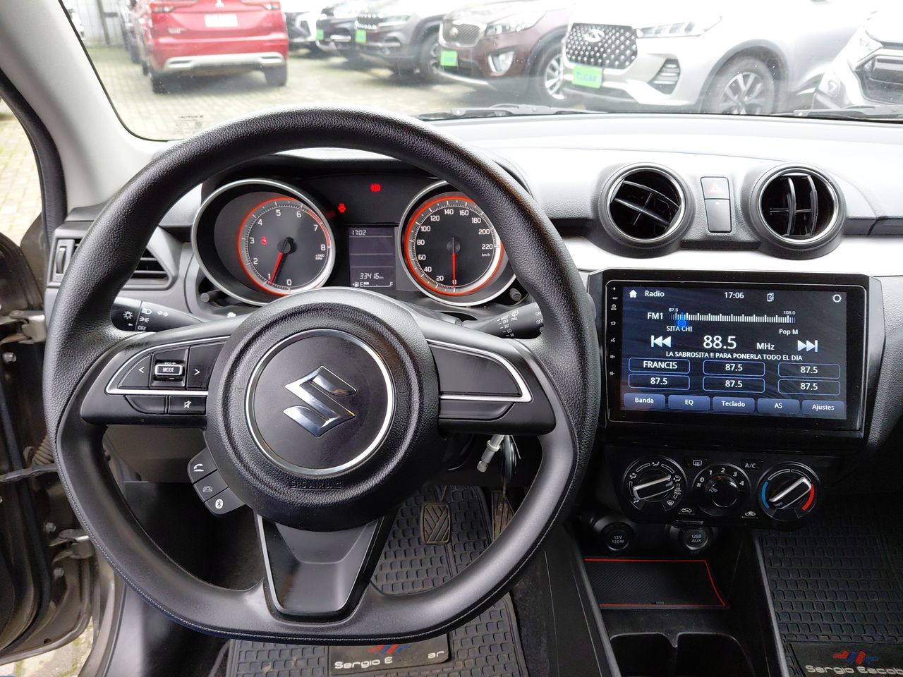 Suzuki Swift — foto 22 de 25