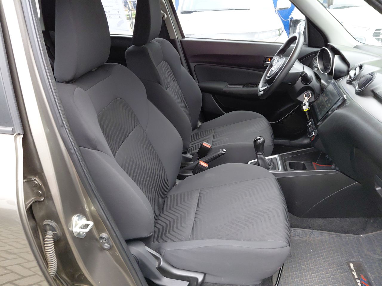 Suzuki Swift — foto 23 de 25