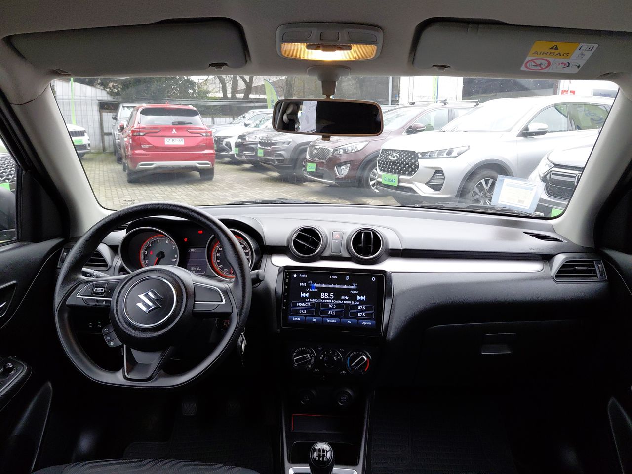 Suzuki Swift — foto 2 de 25
