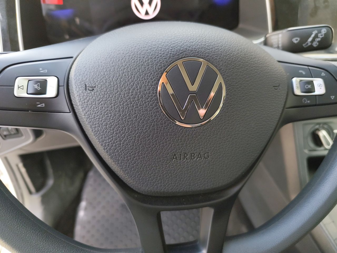 VOLKSWAGEN - 25