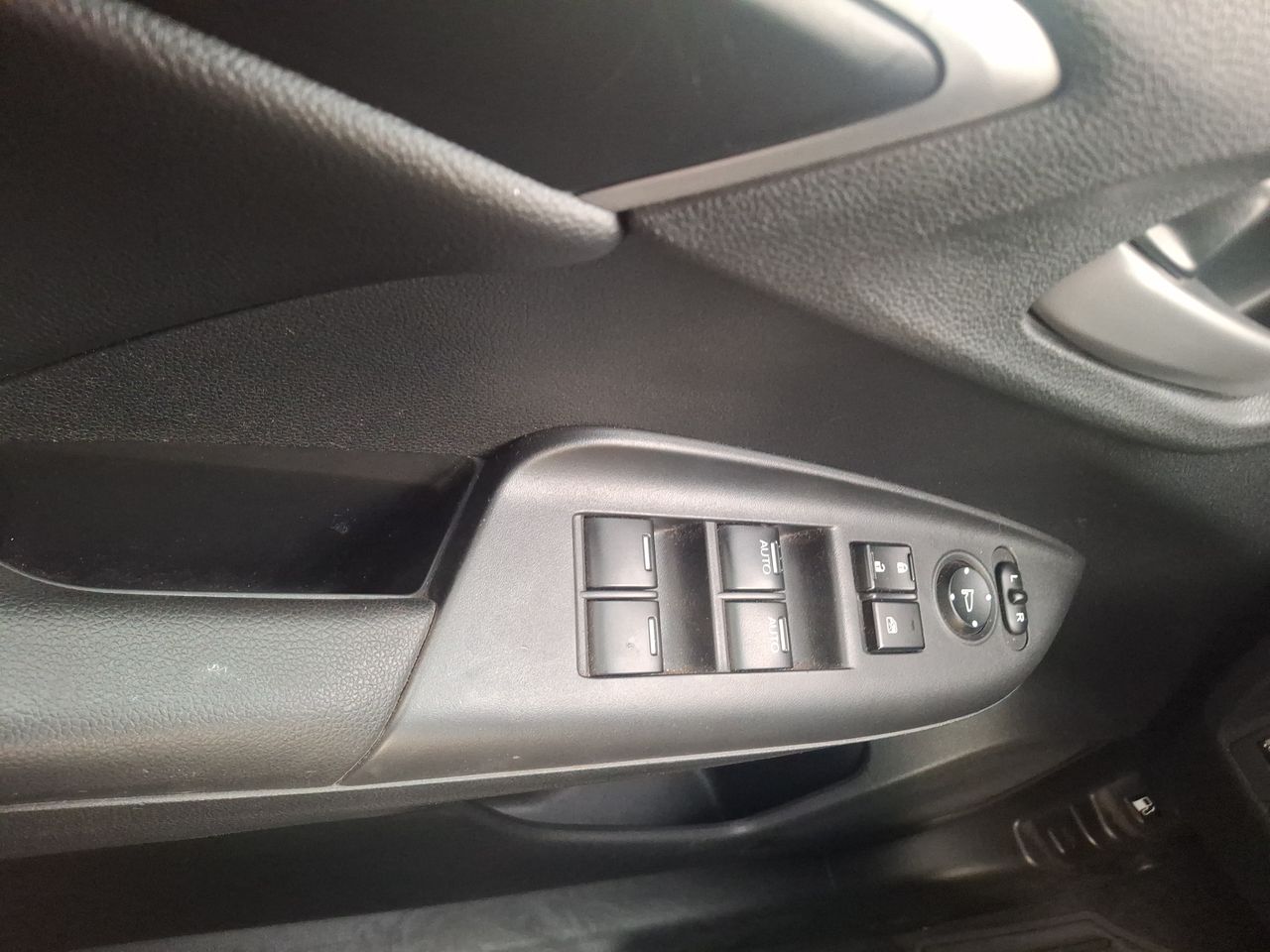 Honda WR-V — foto 14 de 21