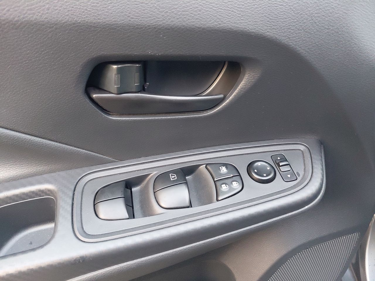 NISSAN - 11