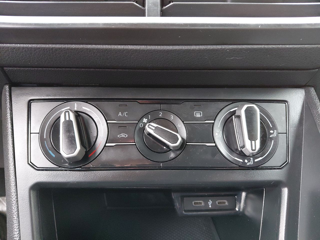 VOLKSWAGEN - 20