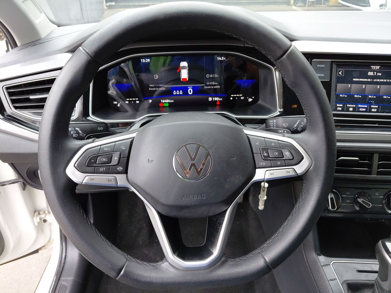 VOLKSWAGEN - 15