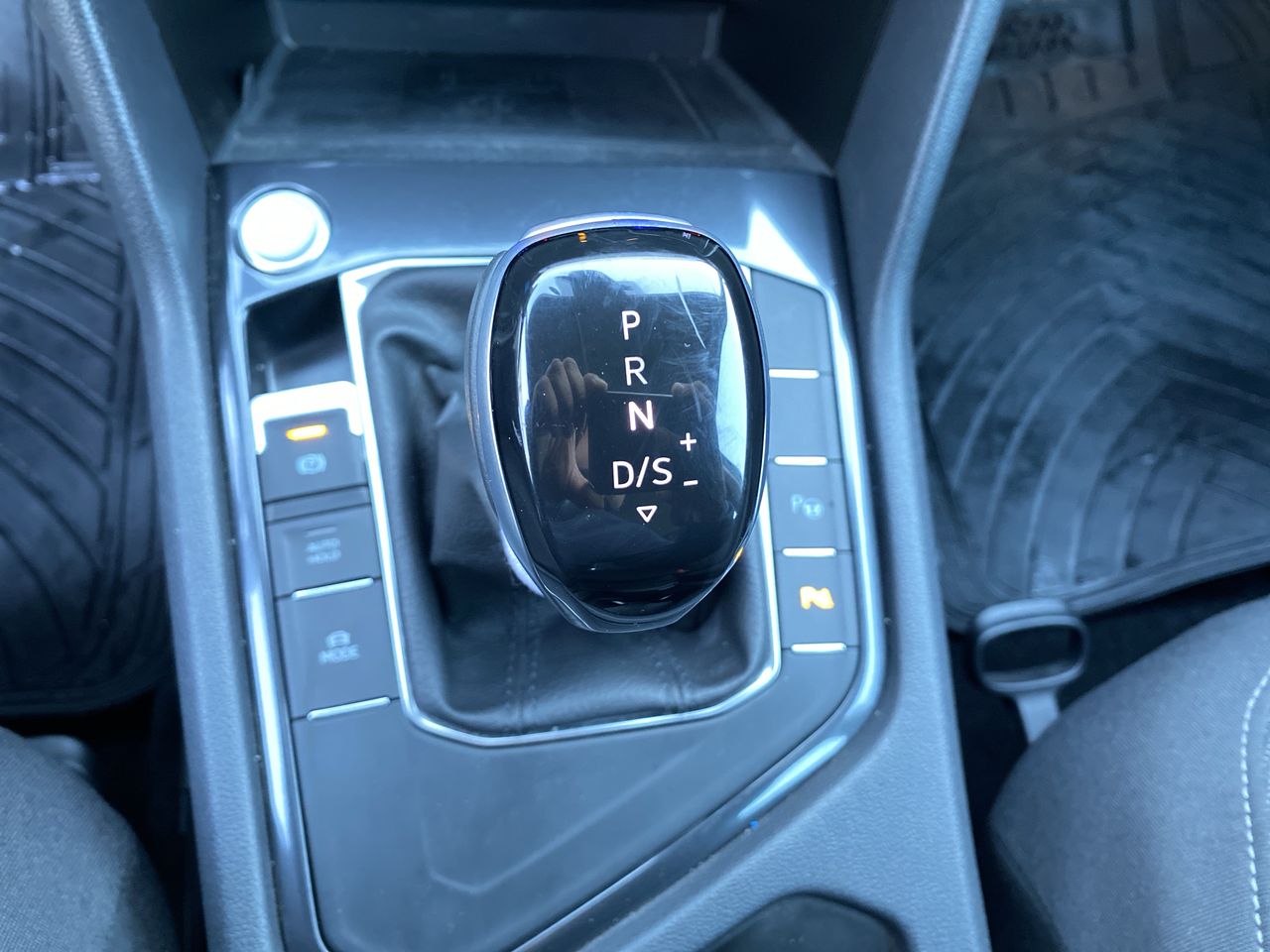 VOLKSWAGEN - 29