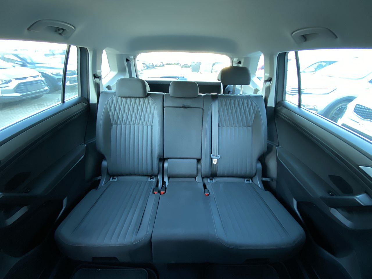 VOLKSWAGEN - 32