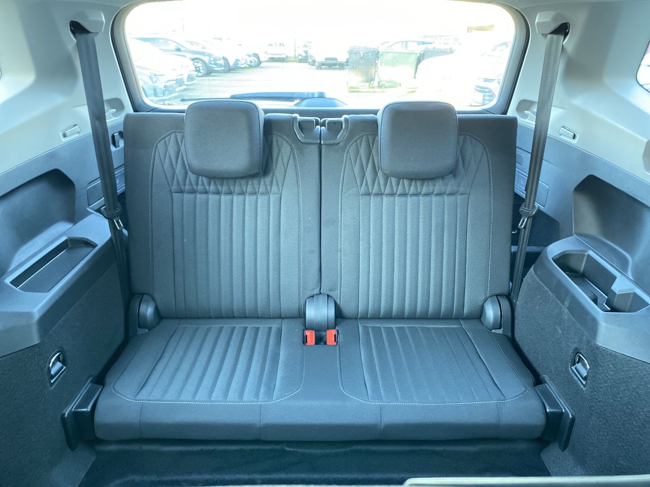 VOLKSWAGEN - 33